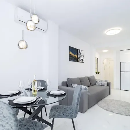 Espanatour Daniel Апартаменти *